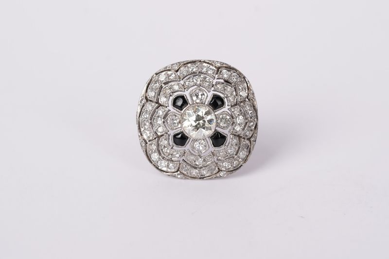 AAIT-Platinum 6.5g 1.40ctw (.80ctr) K/VS2 European Cut Diamond  &amp; Onyx Antique Ring (size 8)