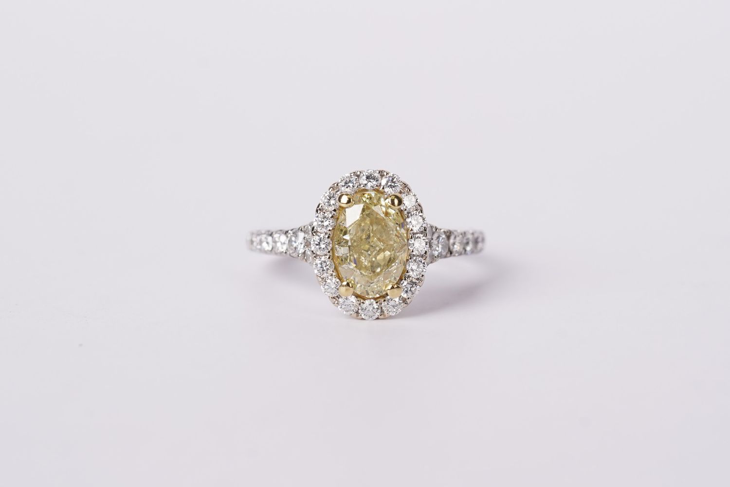 NTAE- 18KWY 4.81g 2.45ctw (1.70ctr) FLY/SI2 GIA Oval Diamond Halo Engagement Ring (size 6)