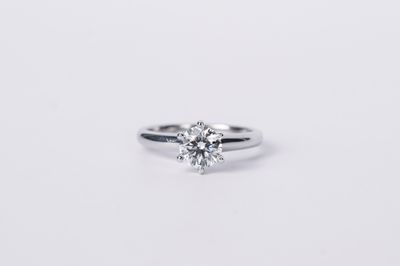 EVDT- 18KW 3.14g 1.03ct F/VVS2 GIA Round Diamond Solitaire Engagement Ring (size 6.25)