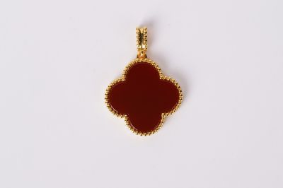 ITX- 18KY 1.7g Carnelian Alhambra Pendant (Pendant Only)