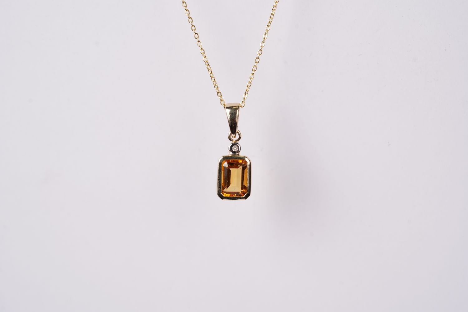 VAE- 10KY 1.91g .1.02ctw Citrine &amp; Diamond Bezel Pendant 18&quot;