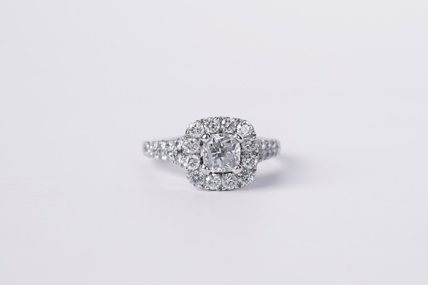 14KW 5.71g 1.90TW (1.03ctr) G/SI2 Neil Lane Cushion Diamond Halo Engagement Ring (size 6)