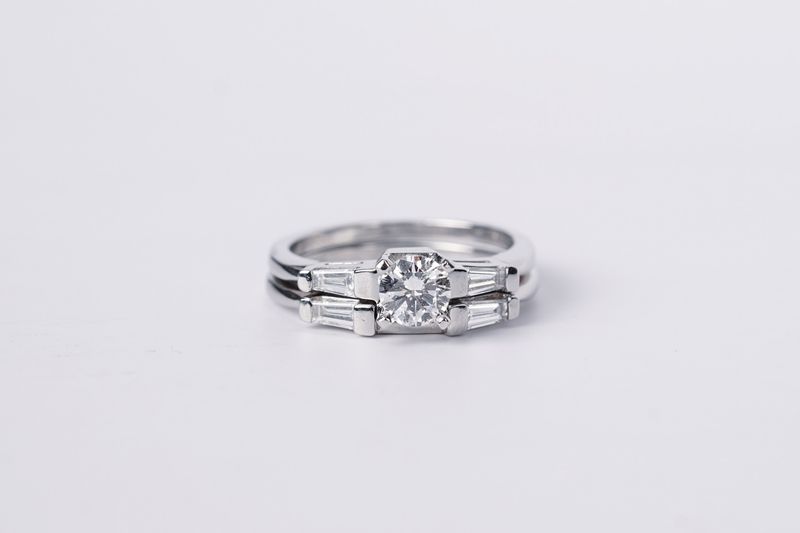 VVTT- Platinum 8.7g 1.10ctw (.60ctr)G/SI2 Round Diamond Wedding Set (size 6.5)