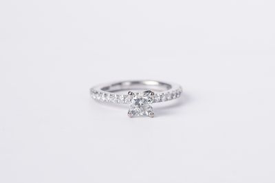 14KW 3.7g .88ctw (.58ctr) H/SI2 Cushion Diamond A.Jaffe Engagement Ring (size 4)