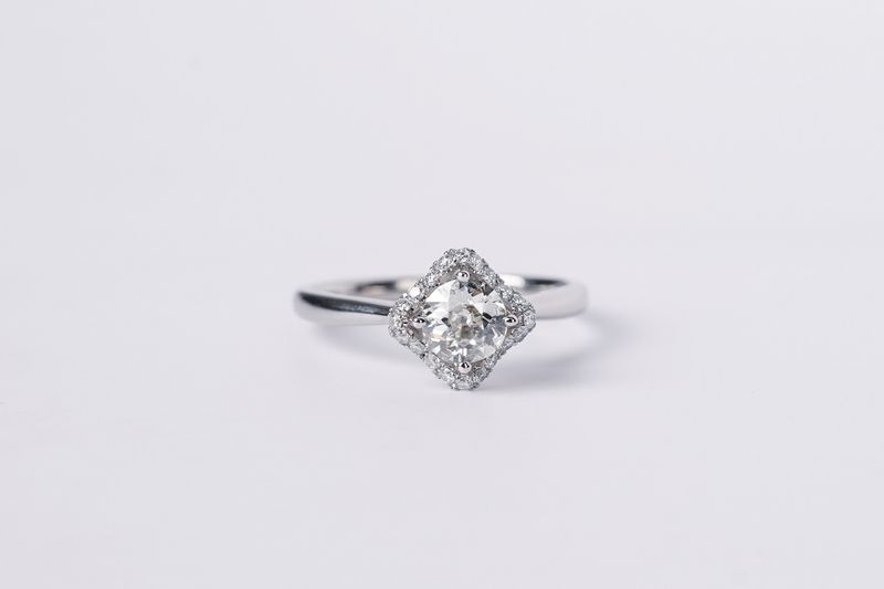 VATT- 18KW 3.3g .84ctw (.64ctr) J/VS2 Old European Cut Diamond Halo Engagement Ring (size 6.75)