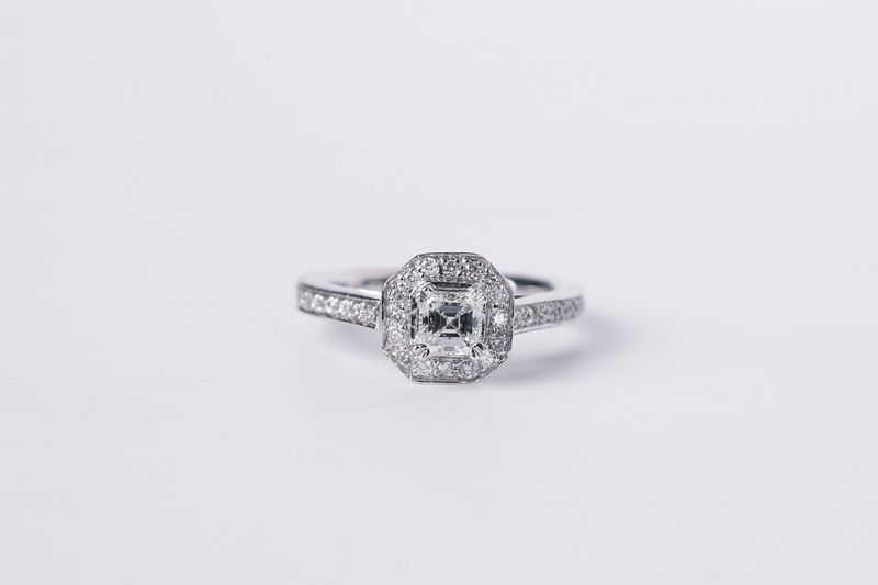 14KW 4.5g 1.0TW (.58ctr) H/SI1 Asscher Cut Diamond Halo Engagement Ring (size 5.25)