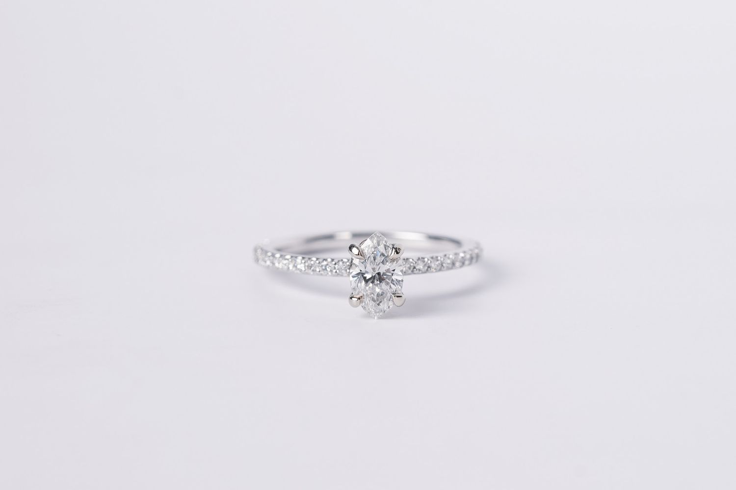 VATT- 14KW 2.37g .93ctw (.65ctr) G/SI2 Marquise Diamond Engagement Ring (size 7)