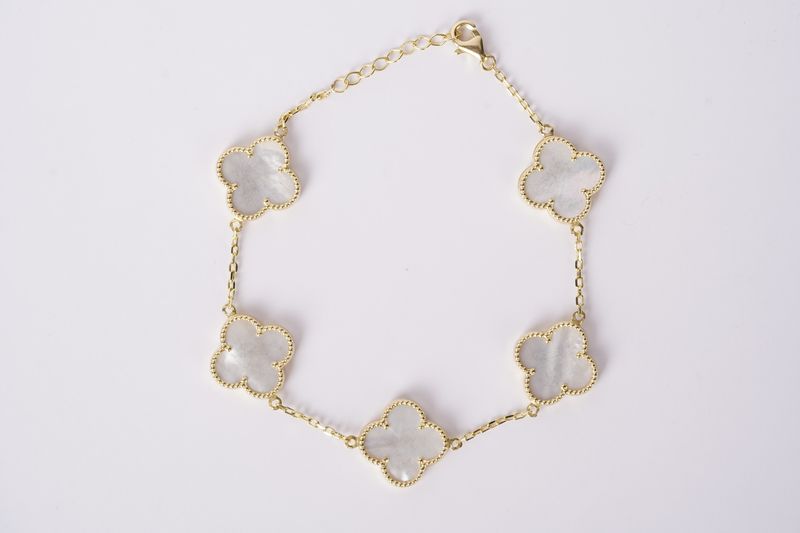 NBVX- 14KY 6.09g Mother Of Pearl Alhambra Station Bracelet 7.5&quot;