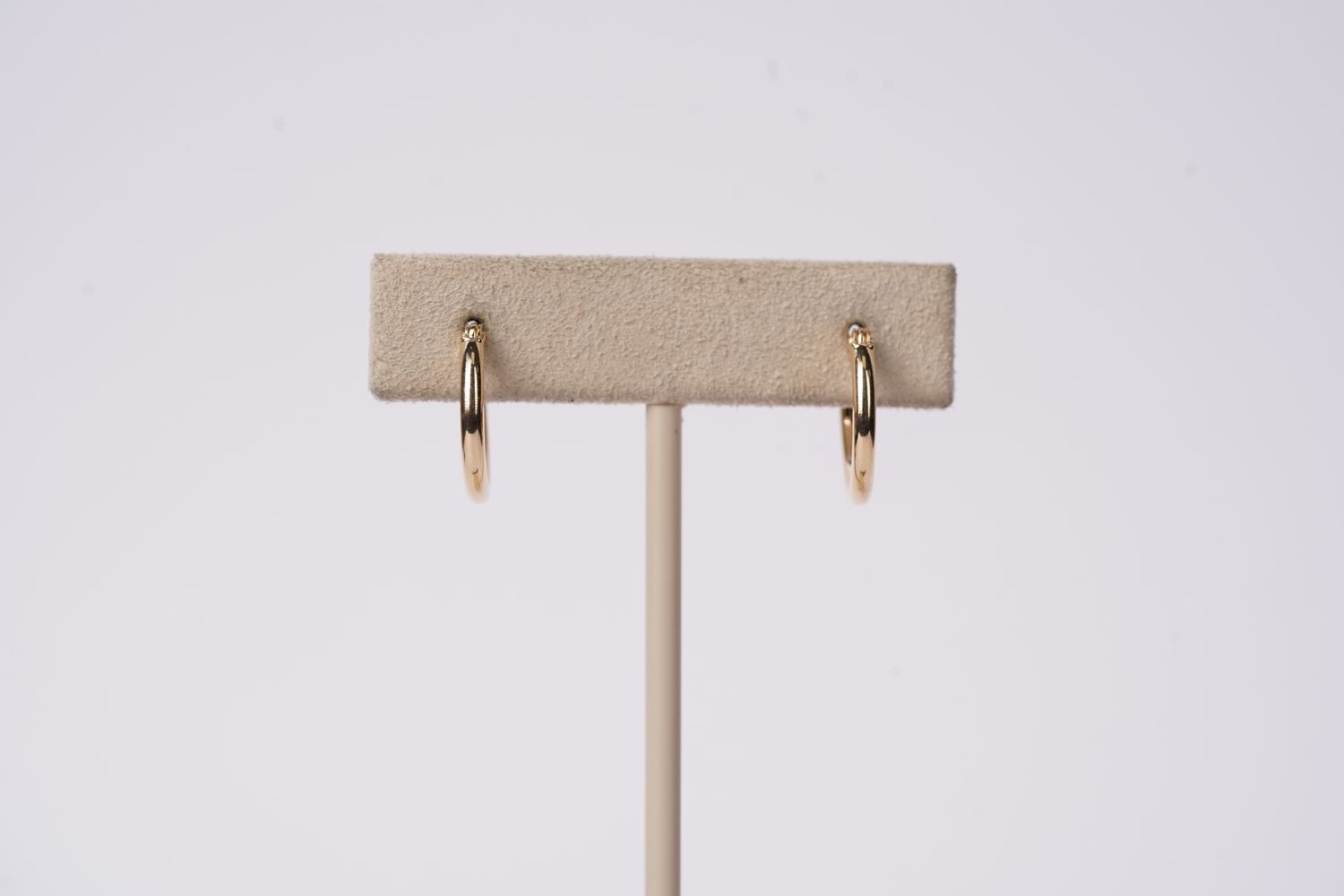 RTX- 14KY .9g 15mm Gold Hoop Earrings