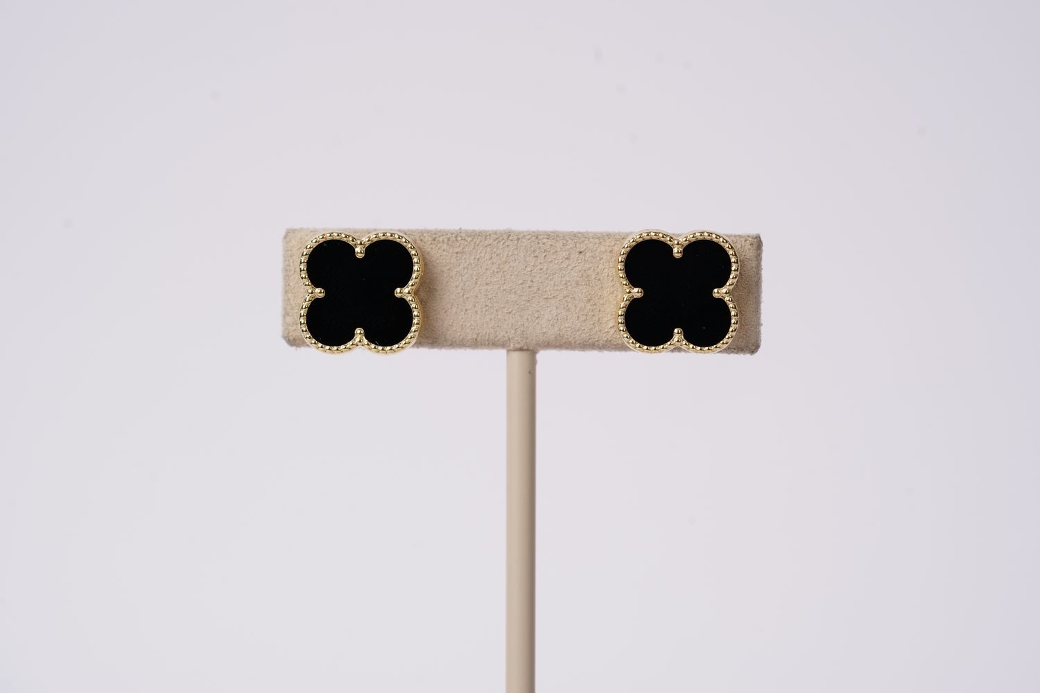 VEL- 14KY 2.64g Black Onyx Alhambra Stud Earrings