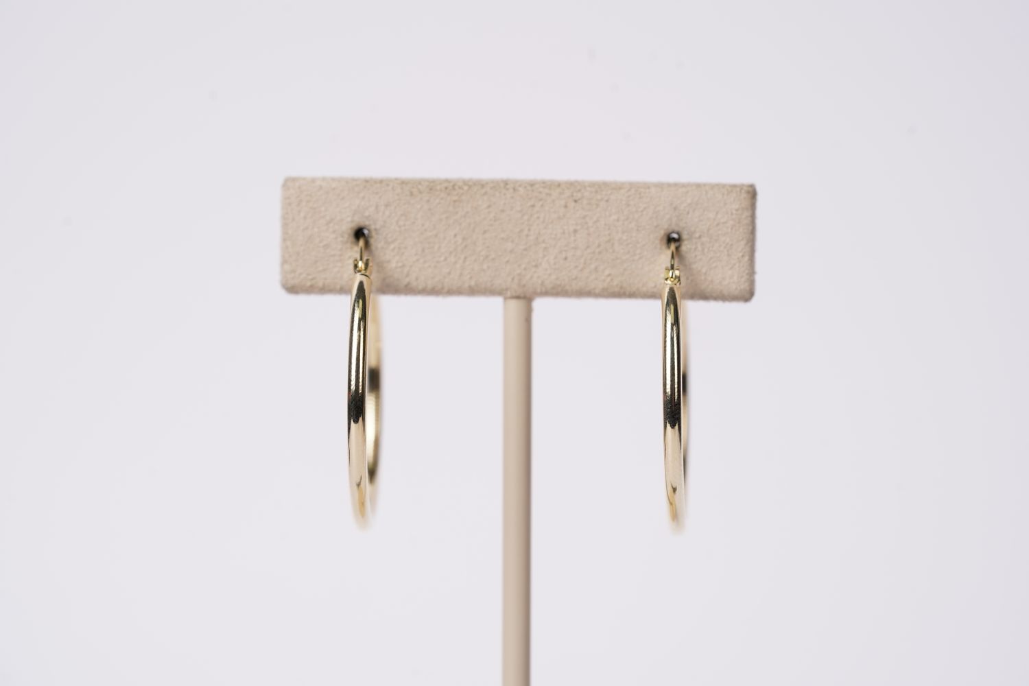 LAX- 14KY 1.39g 28mm Gold Hoop Earrings