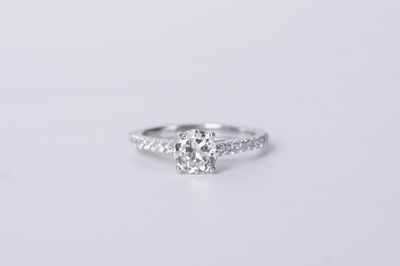 AITP-18KW 3.81g 1.36ctw (.96ctr) H/SI2 Old European Cut Round Diamond Engagement Ring (size 6.75)