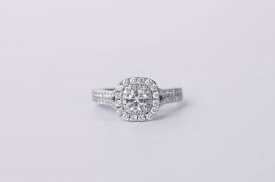 VAET- 14KW 5.6g 1.54ctw (.47ctr) G/SI2 Old European Cut Diamond Vera Wang Engagement Ring (size 6.75)