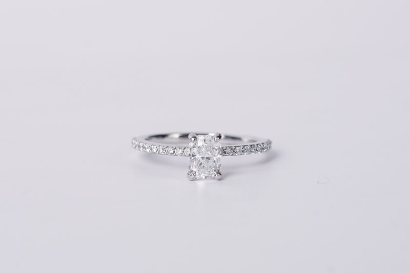 ADET- 14KW 2.27g 1.28ctw (1.06ctr) E/SI2 GIA Elongated Radiant Diamond Engagement Ring (size 7)