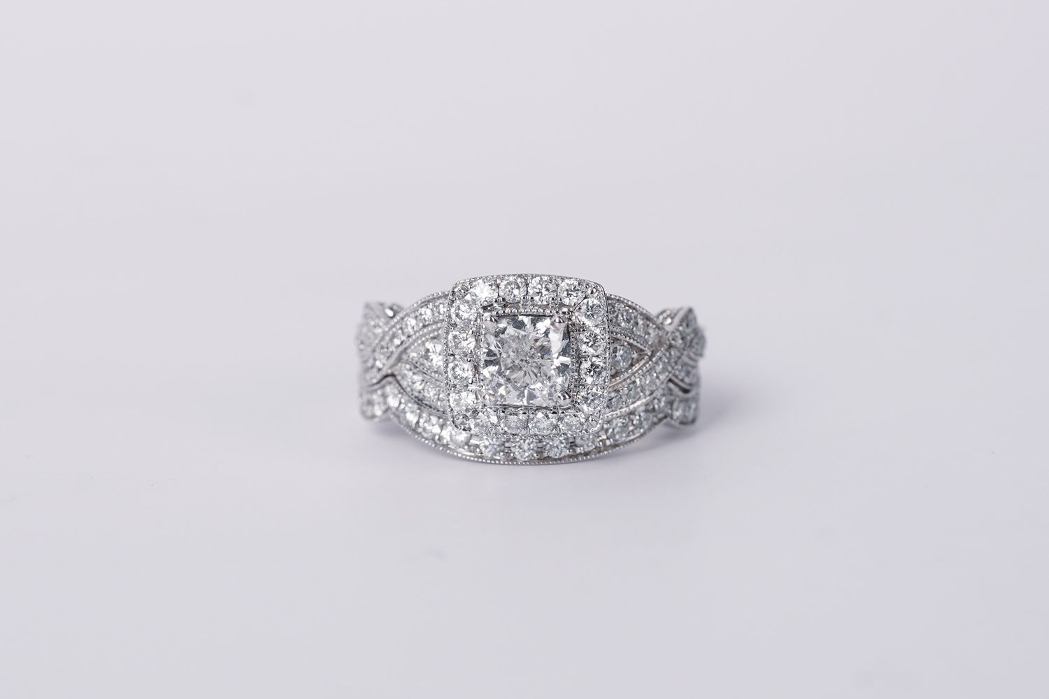 14KW 7.24g 2.0TW (.85ctr) G/SI1 Cushion Diamond Neil Lane Halo Wedding Set (size 6)