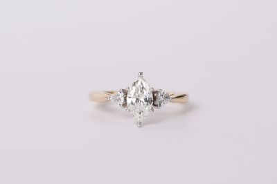 AVTT- 14KWY 3.7g 1.31ctw (1.06ctr) I/SI2 Marquise Diamond 3-Stone Engagement Ring (size 7.25)