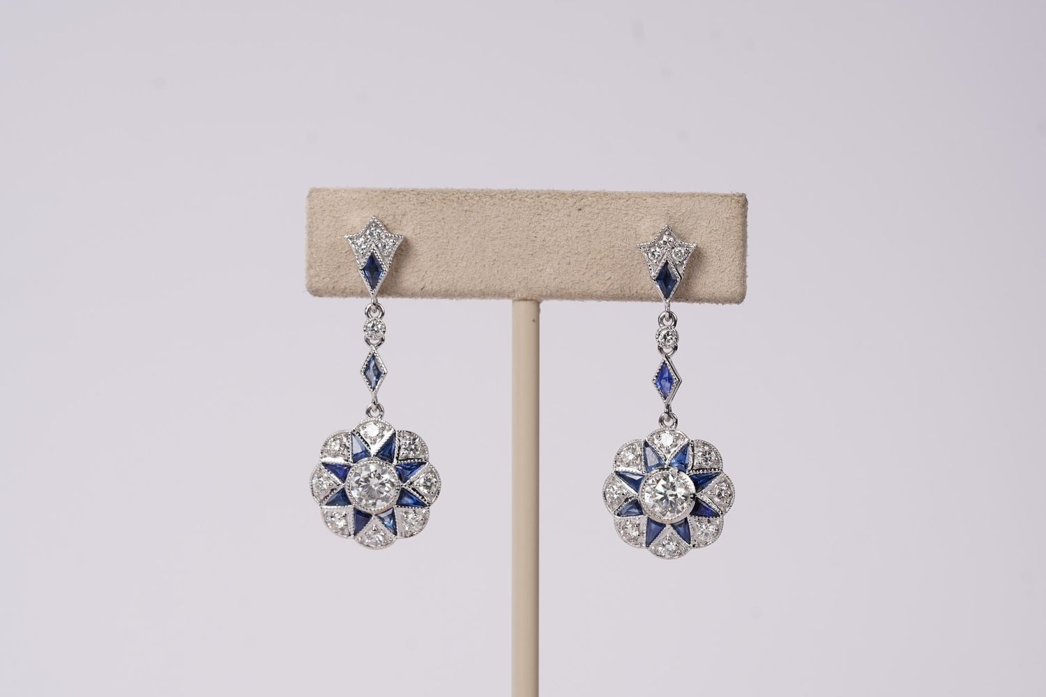 ARAT- 14KW 6.00g 4.27ctw Sapphire &amp; Diamond Antique Earrings