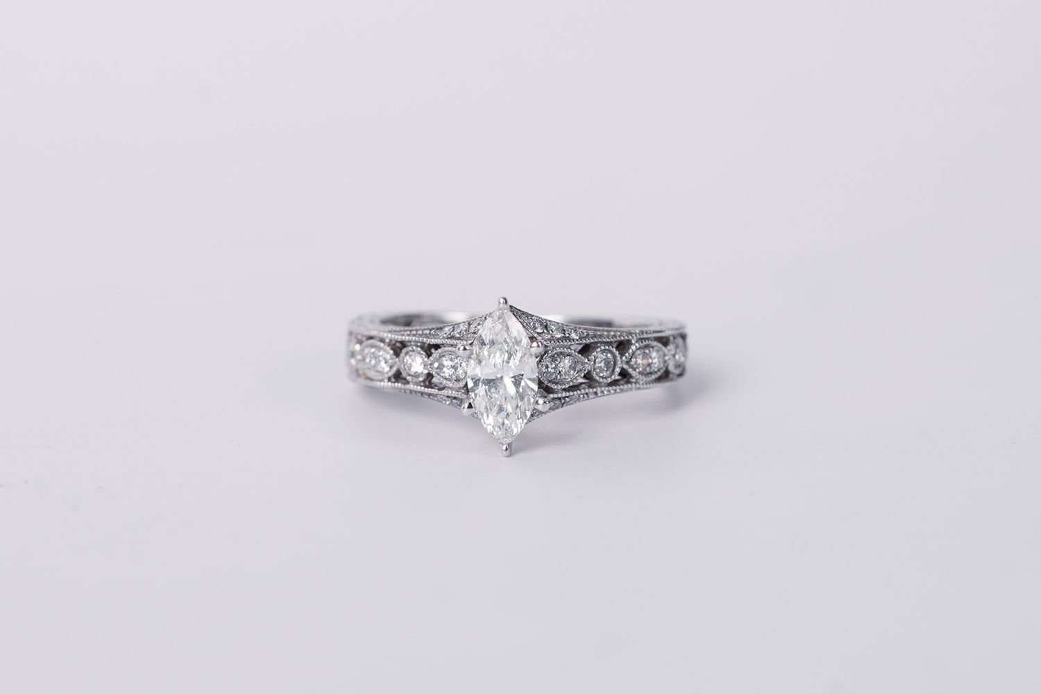 IET- 14KW 5.45g 1.16ctw (.60ctr) I/SI1 Marquise Diamond Engagement Ring (size 6)