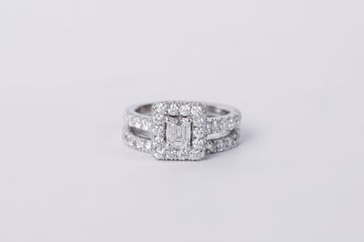 14KW 6.34g 1.50TW (.50ctr) G/SI1 Neil Lane Emerald Cut Diamond Halo Wedding Set (size 4.5)