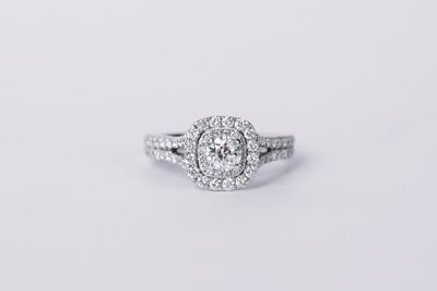 14KW 5.23g 1.50ctw (.50ctr) H/SI1 Old European Cut Diamond VeraWang Engagement Ring (size 6)