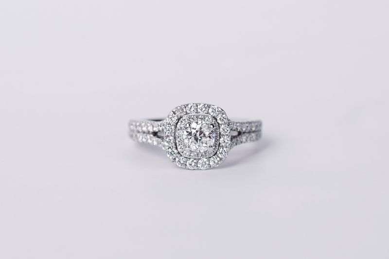 14KW 5.23g 1.50ctw (.50ctr) H/SI1 Old European Cut Diamond VeraWang Engagement Ring (size 6)