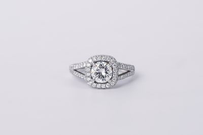 NRTP-14KW 4.54g 2.31ctw (1.05ctr) E/SI1 Round Diamond James Kirk Halo Engagement Ring (size 6)