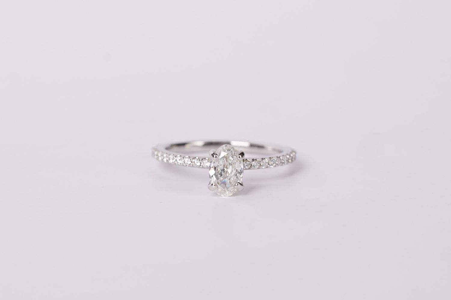 VNET-14KW 2.41g 1.02ctw (.72ct) Oval Diamond Engagement Ring (size 7)