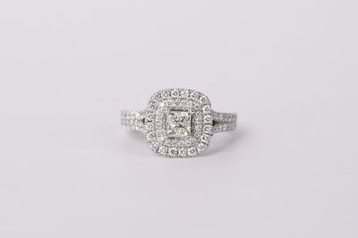 14KW 5.2g 1.95tw (.50ctr) J/SI1 Princess Cut Diamond Double Halo Vera Wang Engagement Ring (size 5)