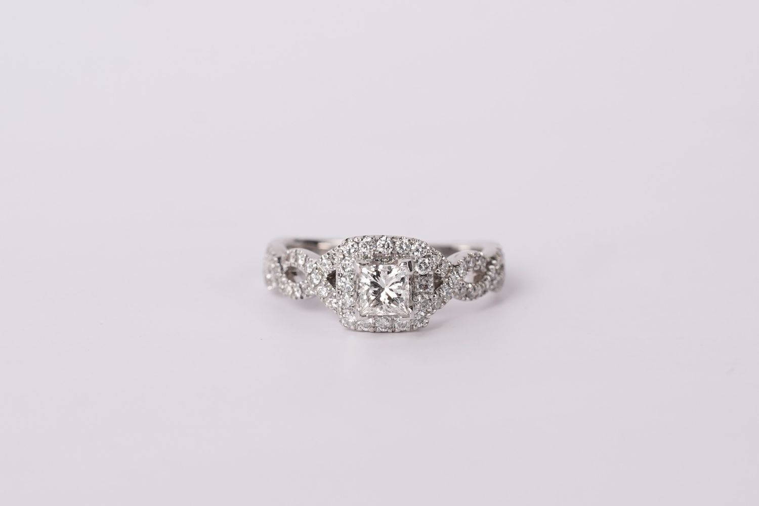 14KW 4.88g 1.25TW (.50ctr) G/SI2 Neil Lane Princess Cut Diamond Halo Engagement Ring (size 7.5)