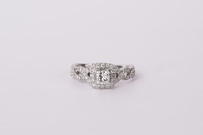 14KW 4.88g 1.25TW (.50ctr) G/SI2 Neil Lane Princess Cut Diamond Halo Engagement Ring (size 7.5)