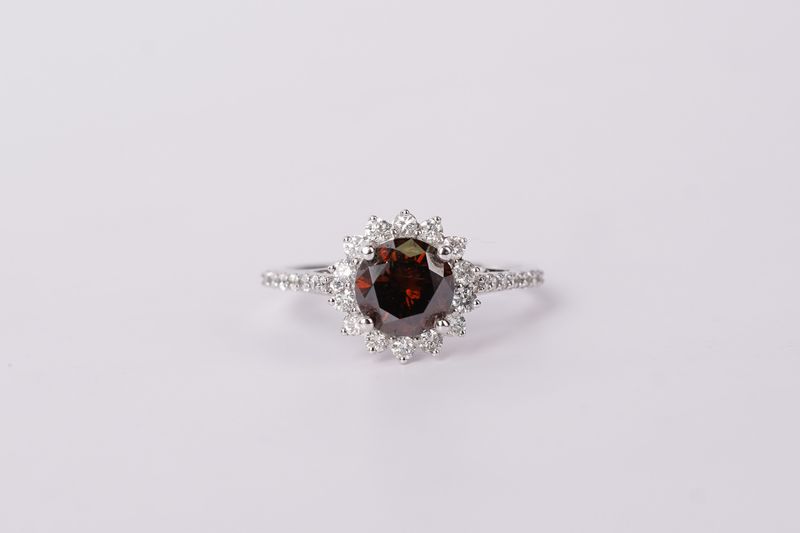 VTNR-14KW 2.6g 1.79ctw (1.33ctr) Fancy Red/I1 Round Diamond Halo Engagement Ring (Size 6.75)