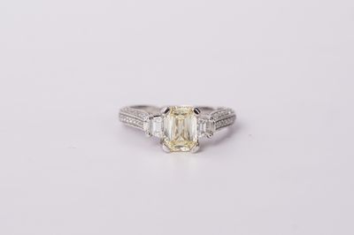 RTXT- 14KW 4.14g 2.30ctw (1.50ctr) FY/VS2 GIA Criss Cut Diamond Engagement Ring (size 6.5)