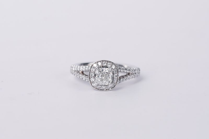 14KW 5.33g 1.22ctw (.75ctr) H/SI2 Cushion Diamond Halo Engagement Ring (size 6.5)