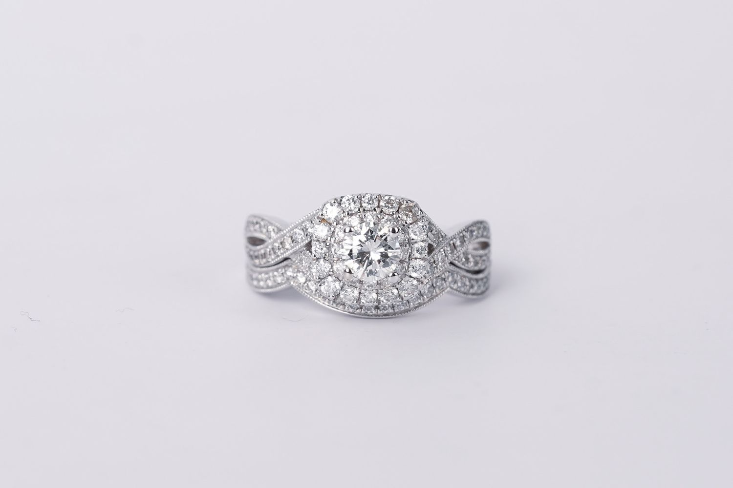 14KW 6.47g 1.15TW (.40ctr) I/VS2 Round Diamond Halo Wedding Set (size 5.25)