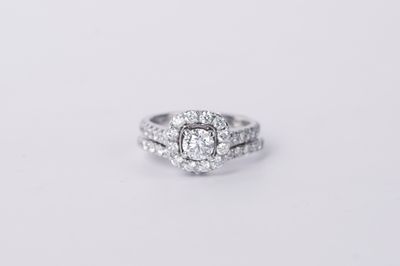 14KW 6.12TW 2.0TW (.50ctr) H/SI1 Neil Lane Round Diamond Halo Wedding Set (size 5)