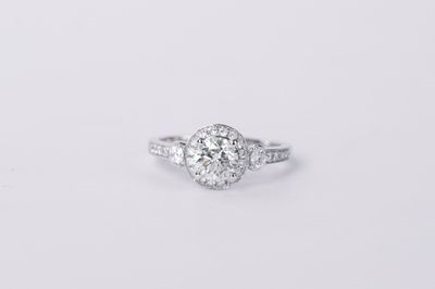 18KW 3.33g 1.31TW (.91ctr) H/SI1 Round Diamond Demarco Halo Engagement Ring (size 6.5)