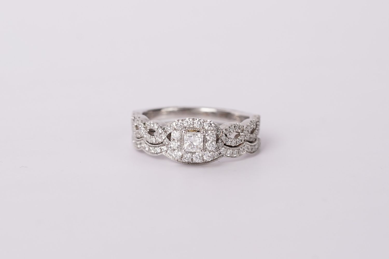 14KW 7.54g 1.25TW (.33ctr) G/SI2 Neil Lane Princess Cut Diamond Halo Wedding Set (size 7.75)