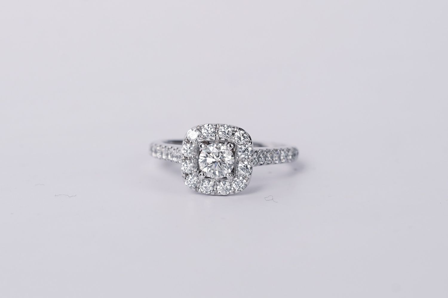 14KW 6.49g 1.00ctw (.50ctr) G/SI2 Round Diamond Neil Lane Halo Engagement Ring (size 6.5)