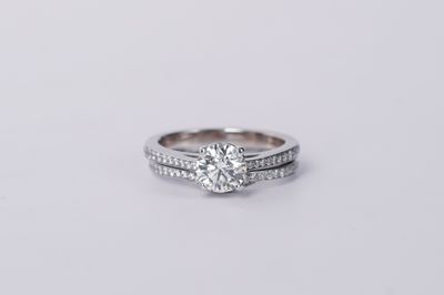 VLET- 18KW 4.83g 1.43ctw (1.05ctr) K/VS2 Round Diamond Wedding Set (size 6)