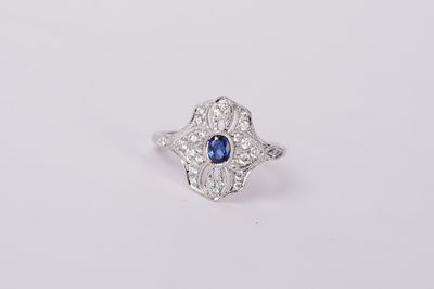 RLTX- 14KW 3.00g .70ctw (.38ctr) Sapphire &amp; Diamond Vintage Inspired Ring (size 6.75)