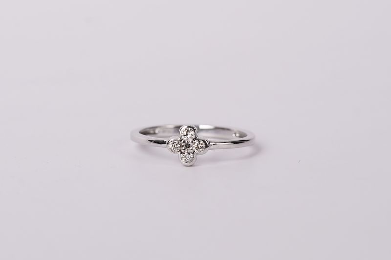 AAL- 14KW 1.96g .16ctw Diamond Clover Ring (size 7)