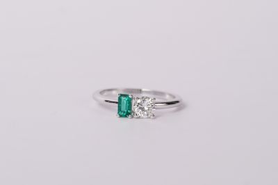 LETX- 14KW 2.37g .77ctw Emerald &amp; Diamond Two Stone Ring (size 7)