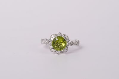 BTTX- Platinum 6.65g 1.88ctw (1.55ctr) Peridot &amp; Diamond Halo Fashion Ring (size 7)