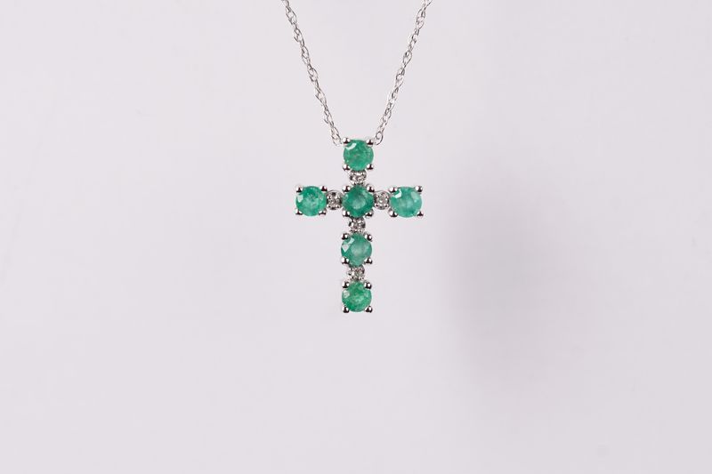 VBL- 14KW 1.48g .55ctw Emerald &amp; Diamond Cross Necklace 18&quot;