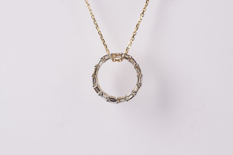 AAL- 10KY 2.3g .40ctw Baguette Diamond Circle Necklace 16-18&quot;
