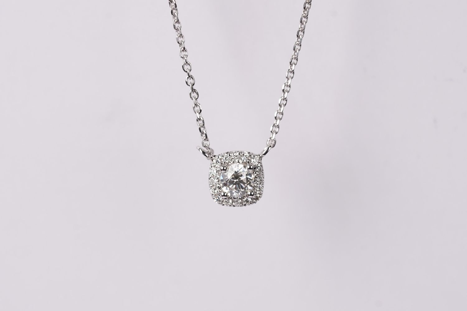 ATT- 14KW 2.42g .40ctw (.25ctr) Diamond Halo Necklace 16-18&quot;