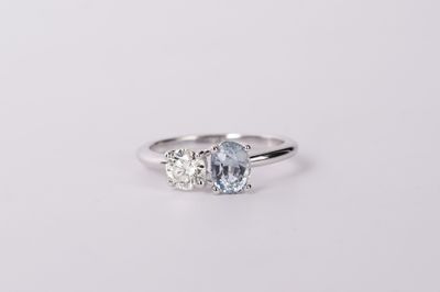 VDTT- 14KW 2.80g 1.73ct Sapphire &amp; Diamond Two Stone Fashion Ring (size 7)