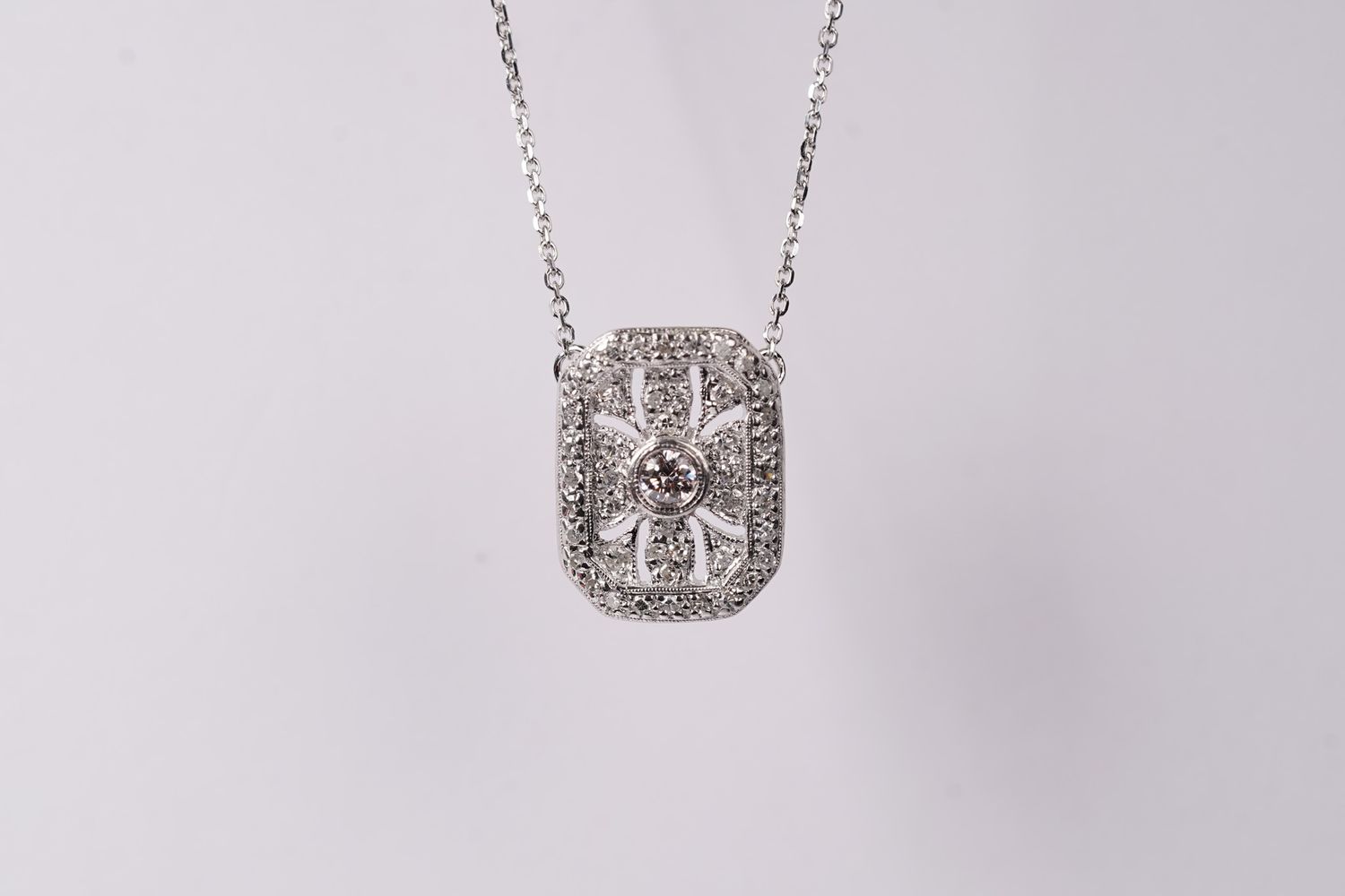 NTT- 14KW 4.59g .35ctw Diamond Antique Necklace 16-18&quot;