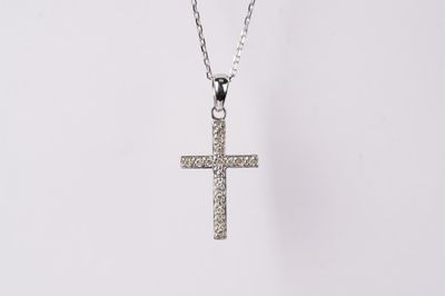 VET- 14KW 2.67g .08ctw Diamond Cross Necklace 16-18&quot;