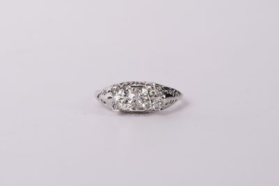 VATT- 14KW 2.33g 1.30ctw Diamond Antique Ring (size 6.5)